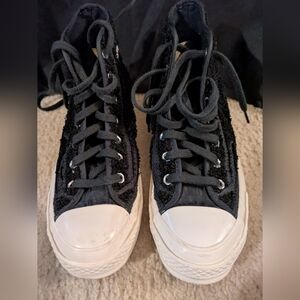 Converse 6/8 M/W Sherpa Chuck Taylor Lace up Black